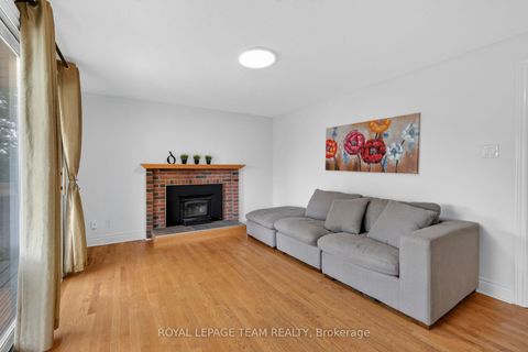 Photo 10 at 98 Canter Boulevard, Nepean (Meadowlands/St. Claire Gardens), Ottawa