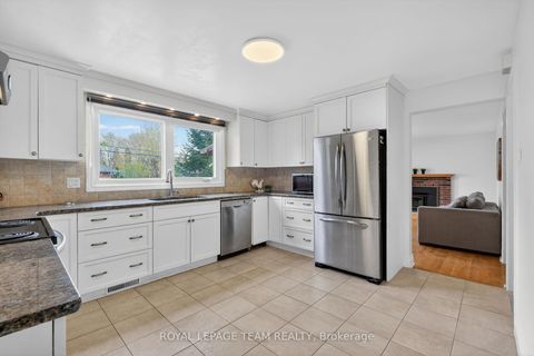 Photo 13 at 98 Canter Boulevard, Nepean (Meadowlands/St. Claire Gardens), Ottawa