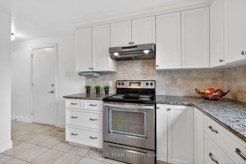 Photo 15 at 98 Canter Boulevard, Nepean (Meadowlands/St. Claire Gardens), Ottawa