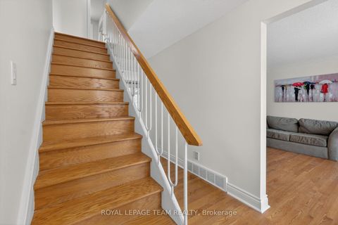 Photo 18 at 98 Canter Boulevard, Nepean (Meadowlands/St. Claire Gardens), Ottawa
