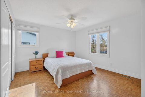 Photo 20 at 98 Canter Boulevard, Nepean (Meadowlands/St. Claire Gardens), Ottawa