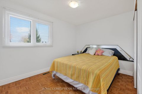 Photo 25 at 98 Canter Boulevard, Nepean (Meadowlands/St. Claire Gardens), Ottawa