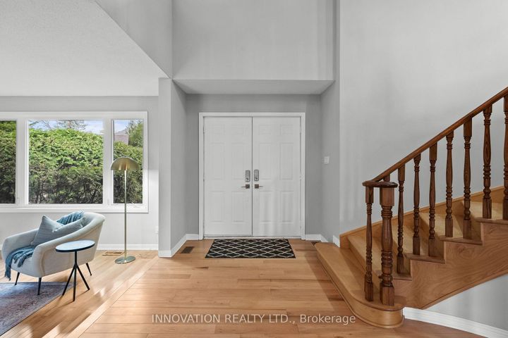 Photo 2 at 206 Cypress Court, Nepean (Bayshore), Ottawa