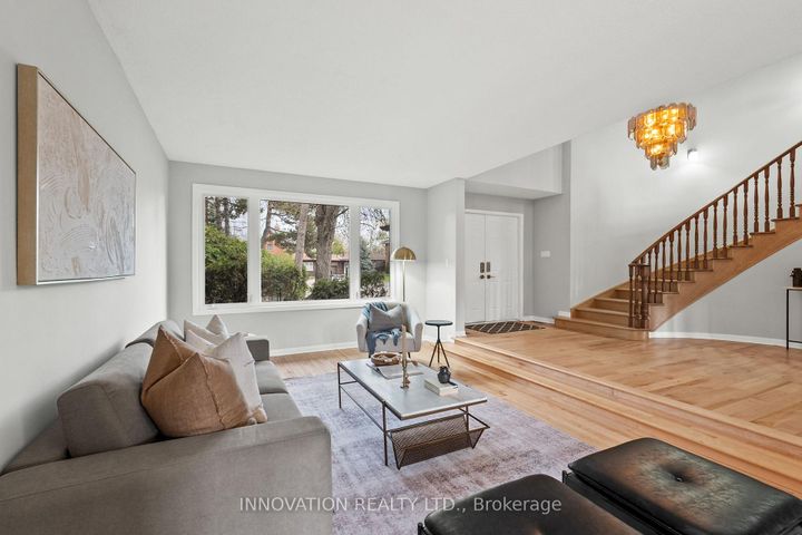 Photo 3 at 206 Cypress Court, Nepean (Bayshore), Ottawa