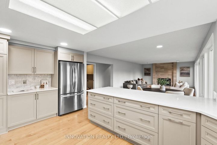 Photo 10 at 206 Cypress Court, Nepean (Bayshore), Ottawa