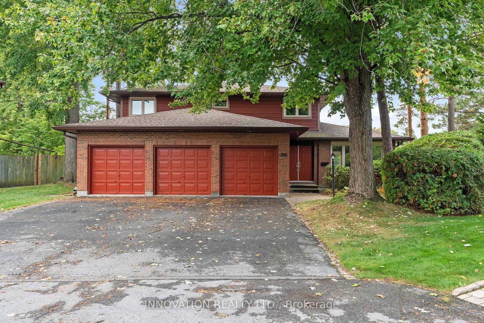 206 Cypress Court, Nepean (Bayshore), Ottawa 