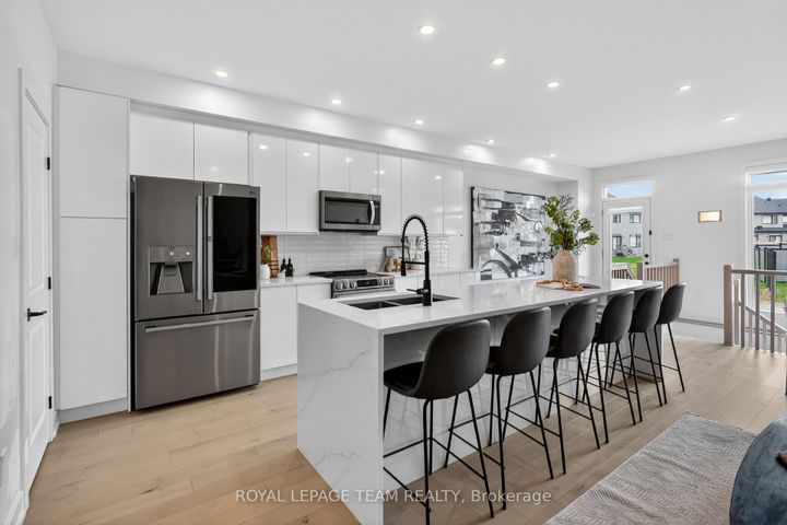 Photo 2 at 528 Corretto Place, Nepean (Heritage Park), Ottawa