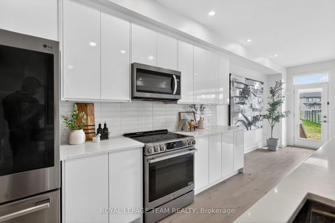 Photo 4 at 528 Corretto Place, Nepean (Heritage Park), Ottawa