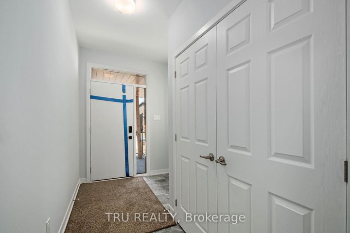 Photo 3 at 813 Crossgate Street, Nepean (Stonebridge), Ottawa
