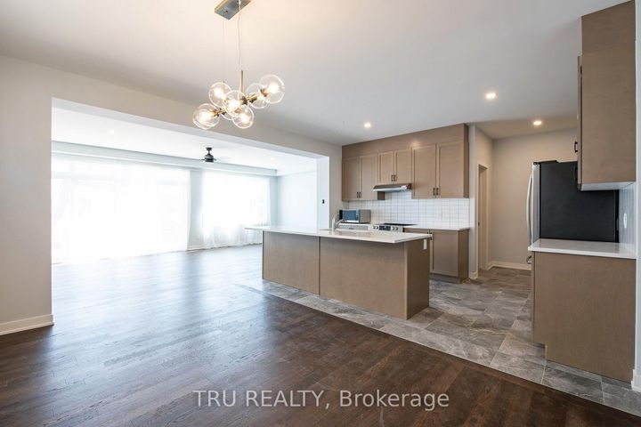 Photo 4 at 813 Crossgate Street, Nepean (Stonebridge), Ottawa