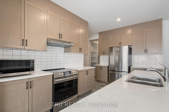 Photo 6 at 813 Crossgate Street, Nepean (Stonebridge), Ottawa