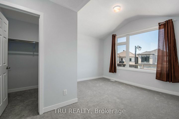 Photo 17 at 813 Crossgate Street, Nepean (Stonebridge), Ottawa