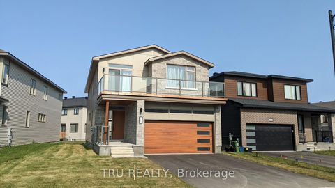 Photo 1 at 813 Crossgate Street, Nepean (Stonebridge), Ottawa