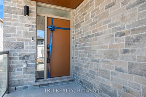 Photo 2 at 813 Crossgate Street, Nepean (Stonebridge), Ottawa