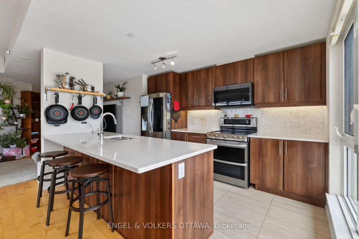 Photo 6 at 711 - 330 Titan Private, Nepean (Borden Farm/Stewart Farm/Carleton Heights/Parkwood Hills), Ottawa