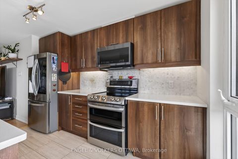 Photo 5 at 711 - 330 Titan Private, Nepean (Borden Farm/Stewart Farm/Carleton Heights/Parkwood Hills), Ottawa
