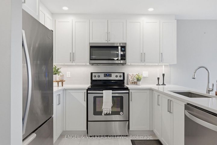 Photo 4 at 10 - 365 Tribeca Private, Nepean (Longfields), Ottawa