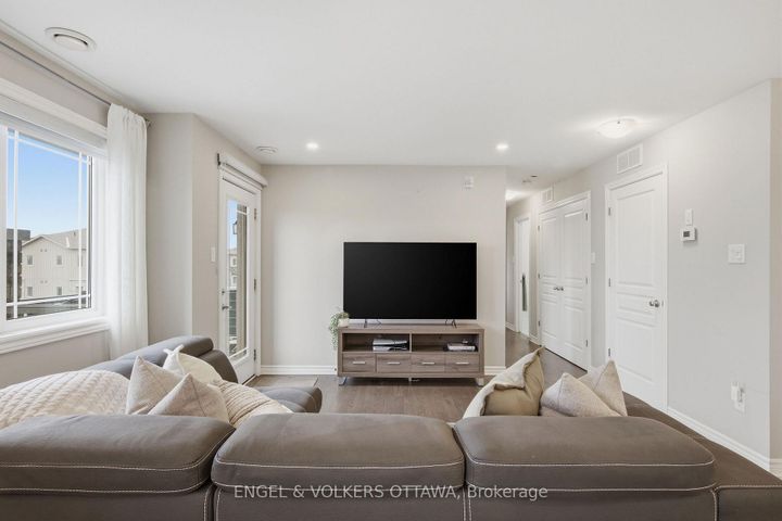 Photo 15 at 10 - 365 Tribeca Private, Nepean (Longfields), Ottawa