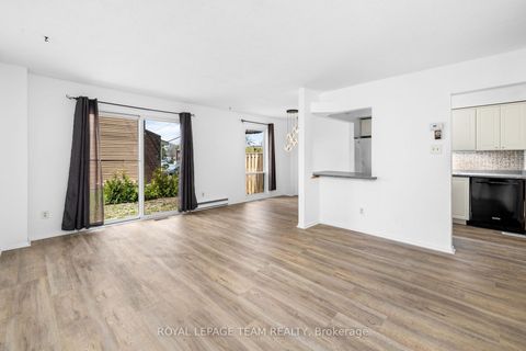 Photo 10 at 66 - 4 Arnold Drive, Nepean (Arbeatha Park), Ottawa