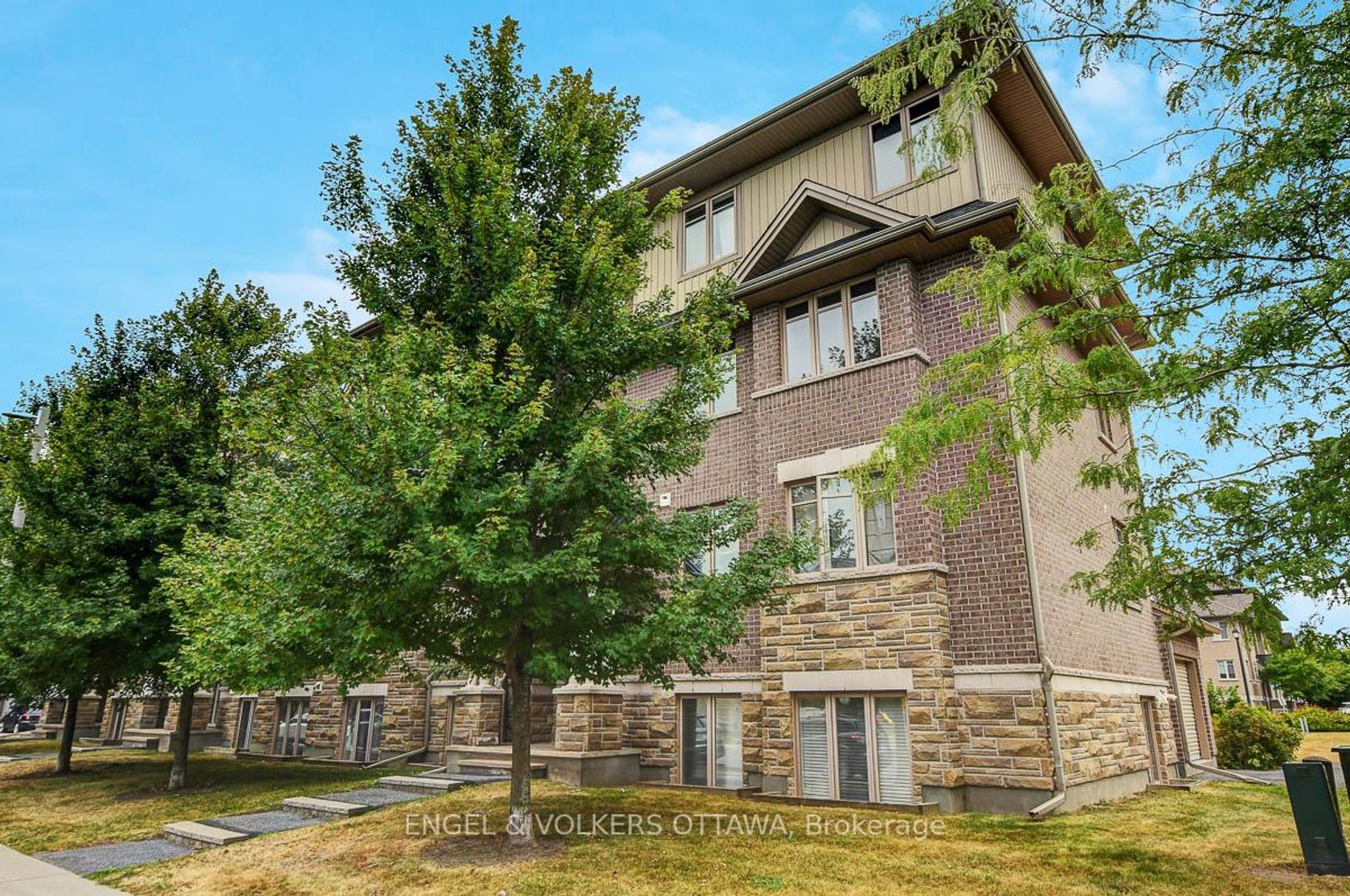 E - 188 Hornchurch Lane, Nepean (Longfields), Ottawa 