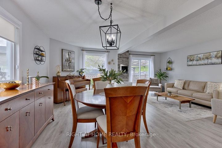 Photo 12 at 29 Peacock Crescent, Nepean (Cedargrove/Fraserdale), Ottawa