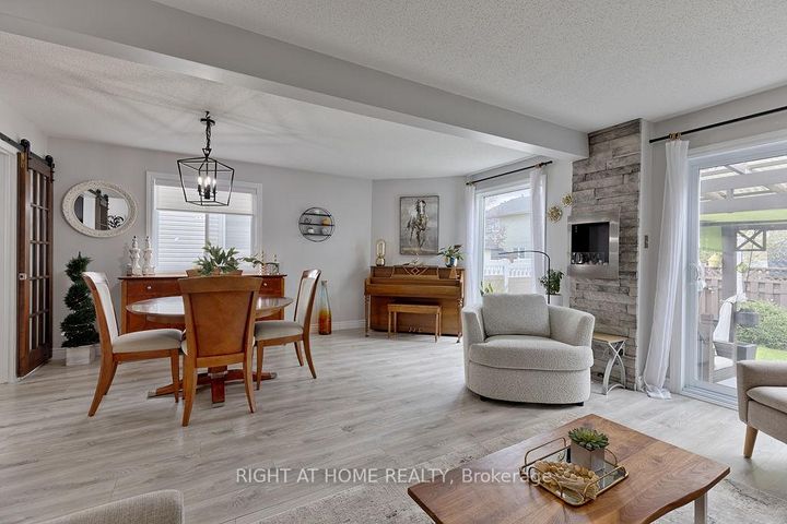Photo 16 at 29 Peacock Crescent, Nepean (Cedargrove/Fraserdale), Ottawa