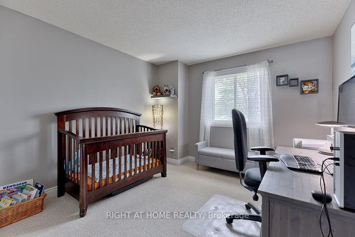 Photo 24 at 29 Peacock Crescent, Nepean (Cedargrove/Fraserdale), Ottawa