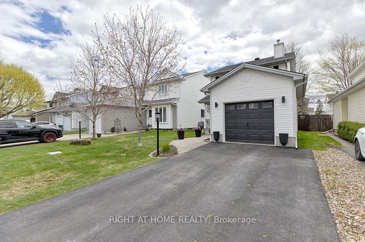 Photo 32 at 29 Peacock Crescent, Nepean (Cedargrove/Fraserdale), Ottawa