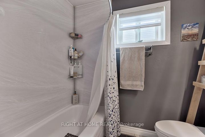 Photo 46 at 29 Peacock Crescent, Nepean (Cedargrove/Fraserdale), Ottawa