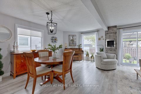 Photo 15 at 29 Peacock Crescent, Nepean (Cedargrove/Fraserdale), Ottawa