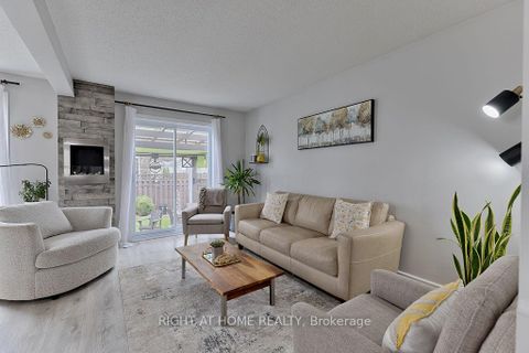 Photo 17 at 29 Peacock Crescent, Nepean (Cedargrove/Fraserdale), Ottawa