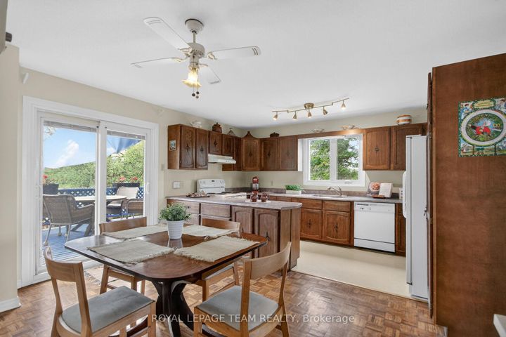 Photo 16 at 136 James Cummings Avenue, Nepean (Crystal Bay/Rocky Point), Ottawa