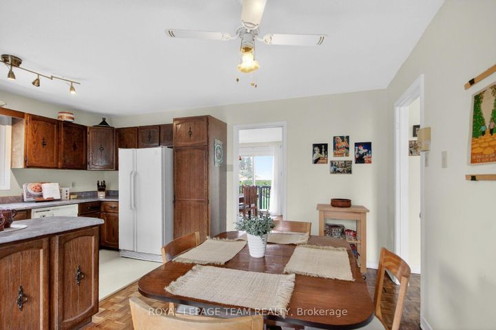 Photo 17 at 136 James Cummings Avenue, Nepean (Crystal Bay/Rocky Point), Ottawa