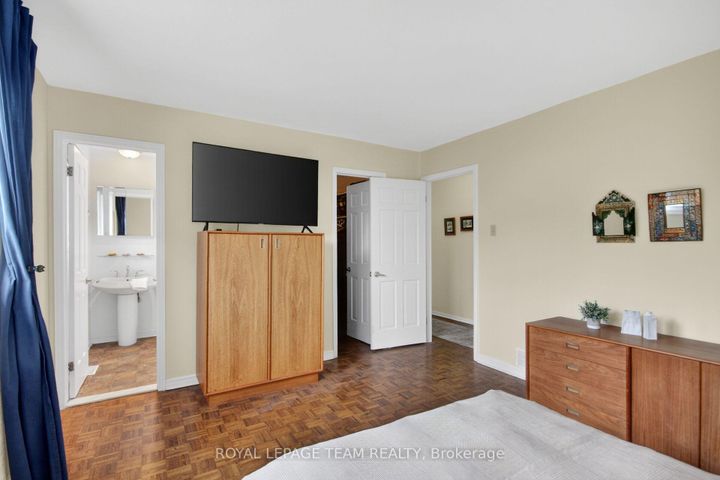 Photo 21 at 136 James Cummings Avenue, Nepean (Crystal Bay/Rocky Point), Ottawa