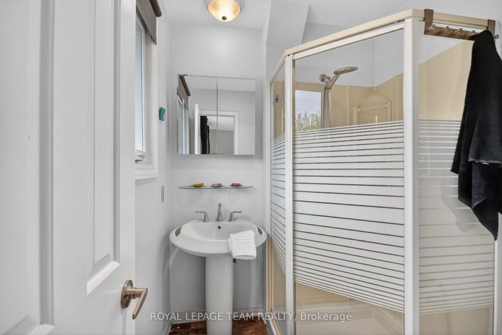 Photo 22 at 136 James Cummings Avenue, Nepean (Crystal Bay/Rocky Point), Ottawa