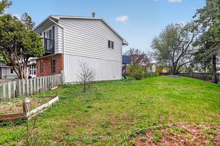 Photo 38 at 136 James Cummings Avenue, Nepean (Crystal Bay/Rocky Point), Ottawa