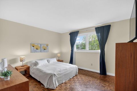Photo 20 at 136 James Cummings Avenue, Nepean (Crystal Bay/Rocky Point), Ottawa
