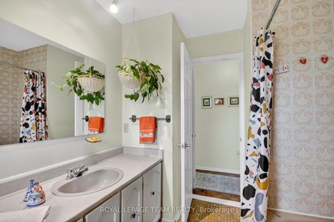 Photo 27 at 136 James Cummings Avenue, Nepean (Crystal Bay/Rocky Point), Ottawa