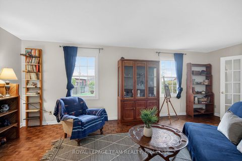 Photo 31 at 136 James Cummings Avenue, Nepean (Crystal Bay/Rocky Point), Ottawa