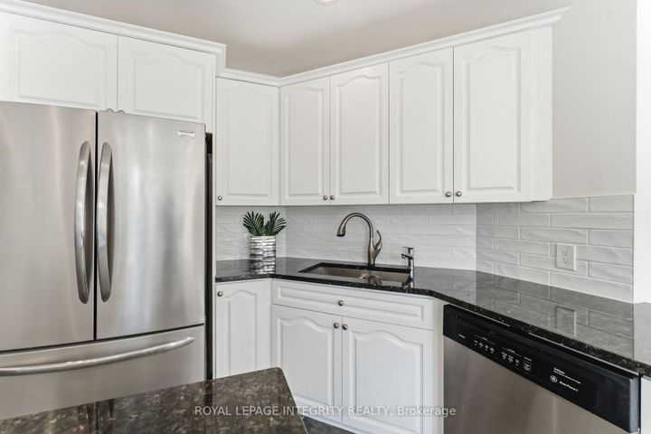 Photo 13 at 68 Greatwood Crescent, Nepean (Barrhaven East), Ottawa