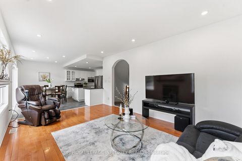 Photo 10 at 68 Greatwood Crescent, Nepean (Barrhaven East), Ottawa