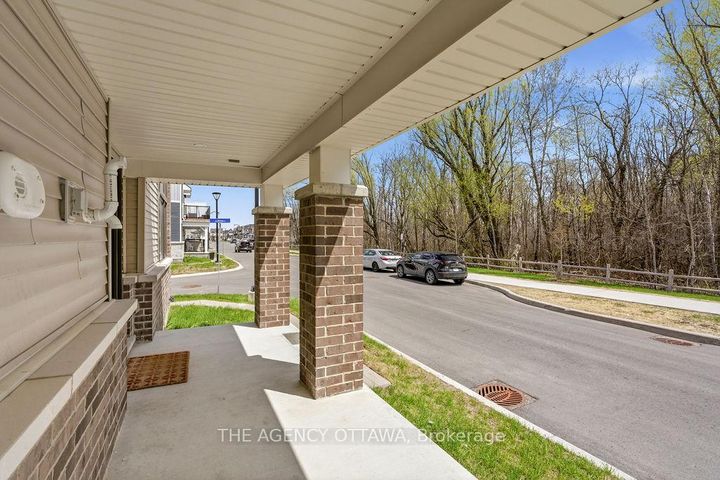 Photo 4 at 920 Nova Private, Nepean (Half Moon Bay), Ottawa
