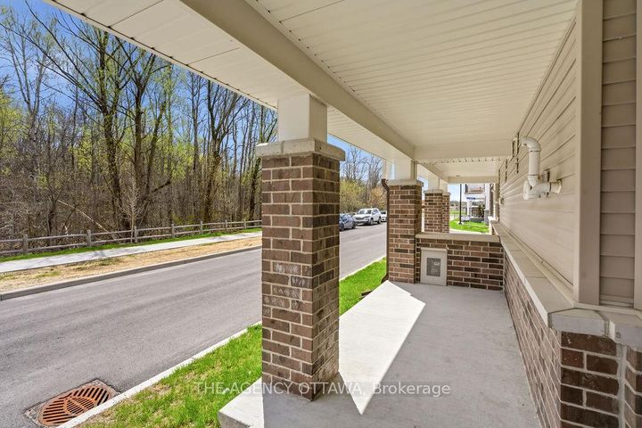 Photo 5 at 920 Nova Private, Nepean (Half Moon Bay), Ottawa