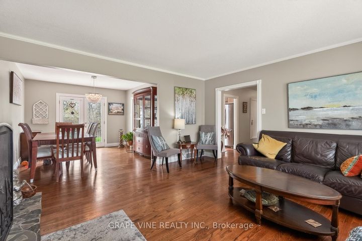 Photo 7 at 46 Macfarlane Road, Nepean (Pineglen/Country Place), Ottawa