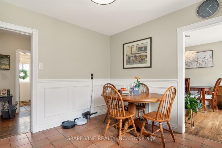 Photo 10 at 46 Macfarlane Road, Nepean (Pineglen/Country Place), Ottawa
