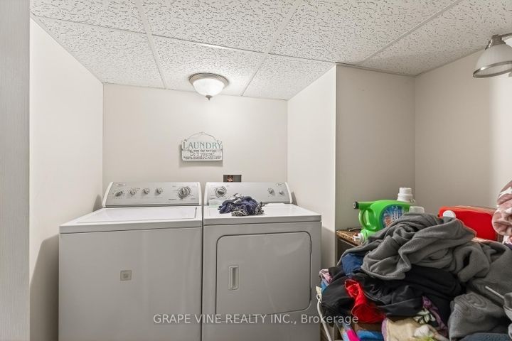 Photo 20 at 46 Macfarlane Road, Nepean (Pineglen/Country Place), Ottawa