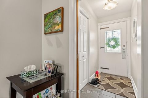 Photo 3 at 46 Macfarlane Road, Nepean (Pineglen/Country Place), Ottawa