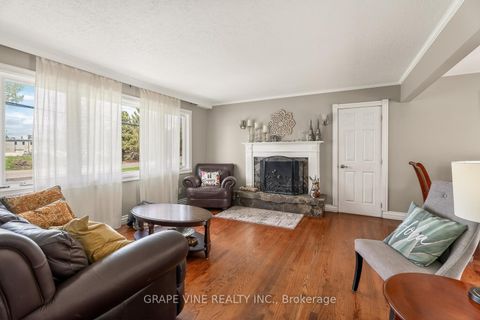 Photo 5 at 46 Macfarlane Road, Nepean (Pineglen/Country Place), Ottawa