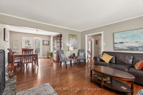 Photo 7 at 46 Macfarlane Road, Nepean (Pineglen/Country Place), Ottawa