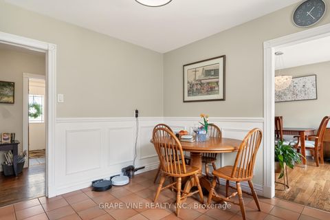 Photo 10 at 46 Macfarlane Road, Nepean (Pineglen/Country Place), Ottawa